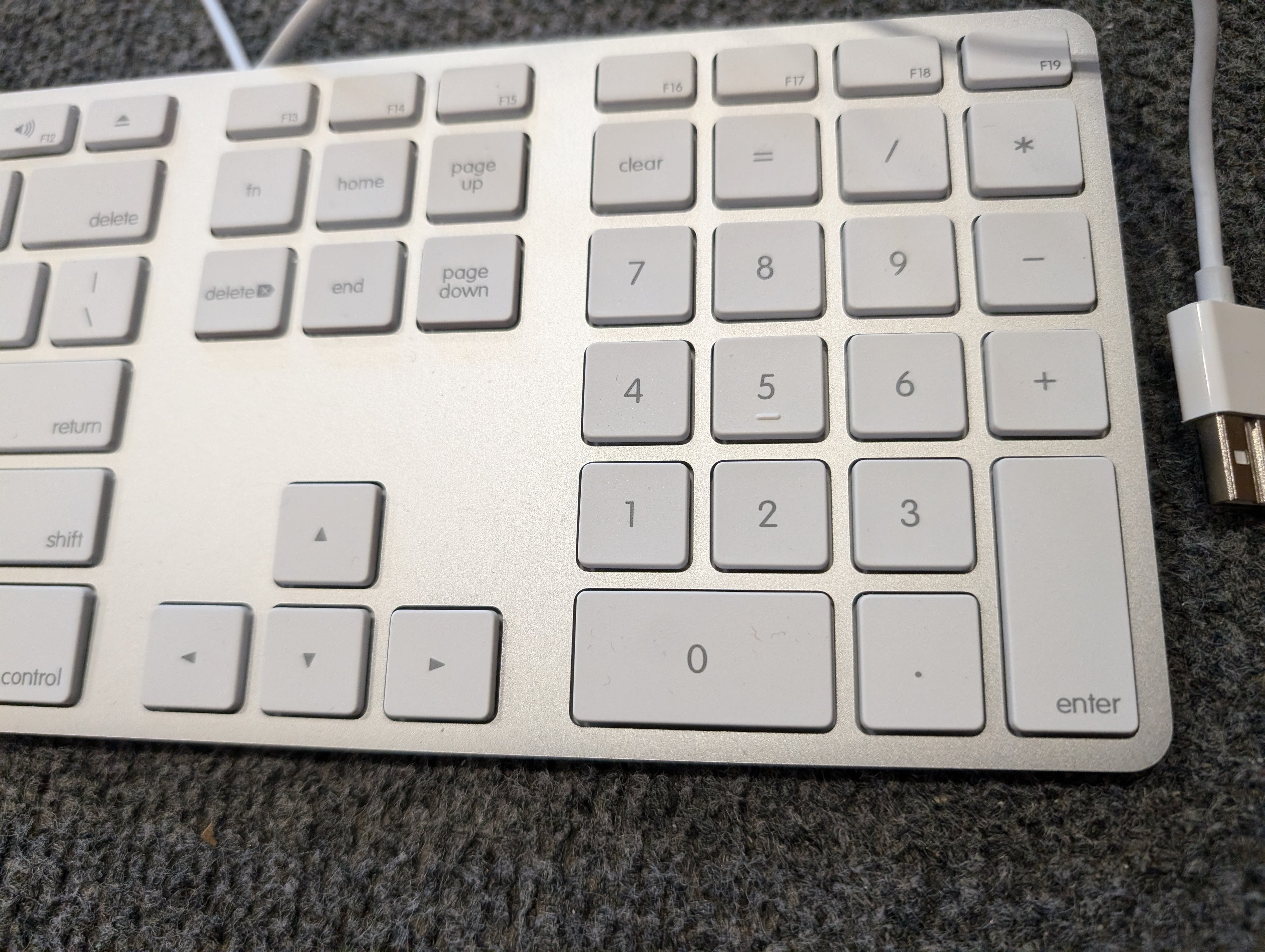 Apple USB Wired Keyboard with Numeric Keypad