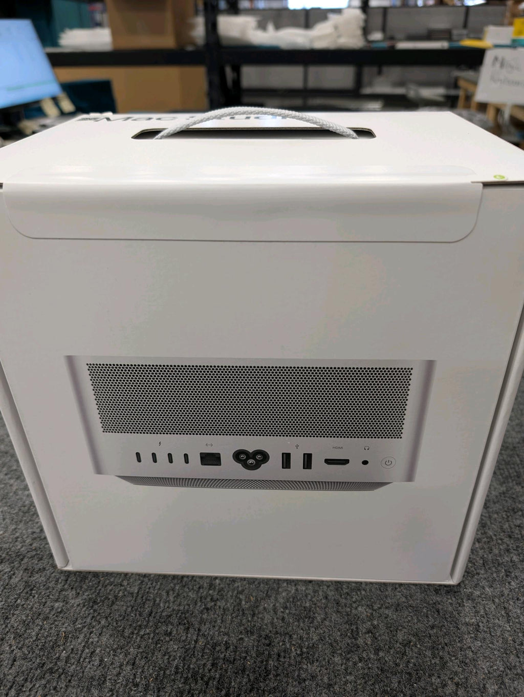 Mac Studio (2022) Apple M2 Ultra 3.68GHz 64GB 1TB Silver